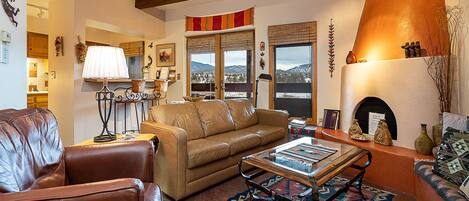 Condo (2 Bedrooms) | Vista frontal de la propiedad