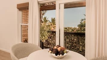 Beach Club Studio | Free WiFi, bed sheets
