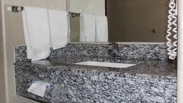 Vòi sen/bồn tắm kết hợp, khăn tắm