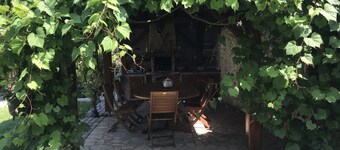 Bach room in house with jacuzzi, swimming pool, terrace and barbecue