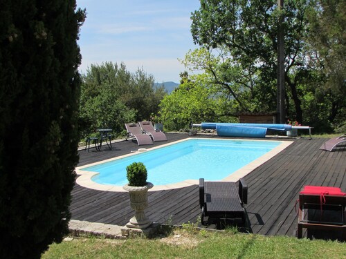 Barjac Villa Pastis - Self-catering cottage with swimming pool and view of the Cevennes mountains