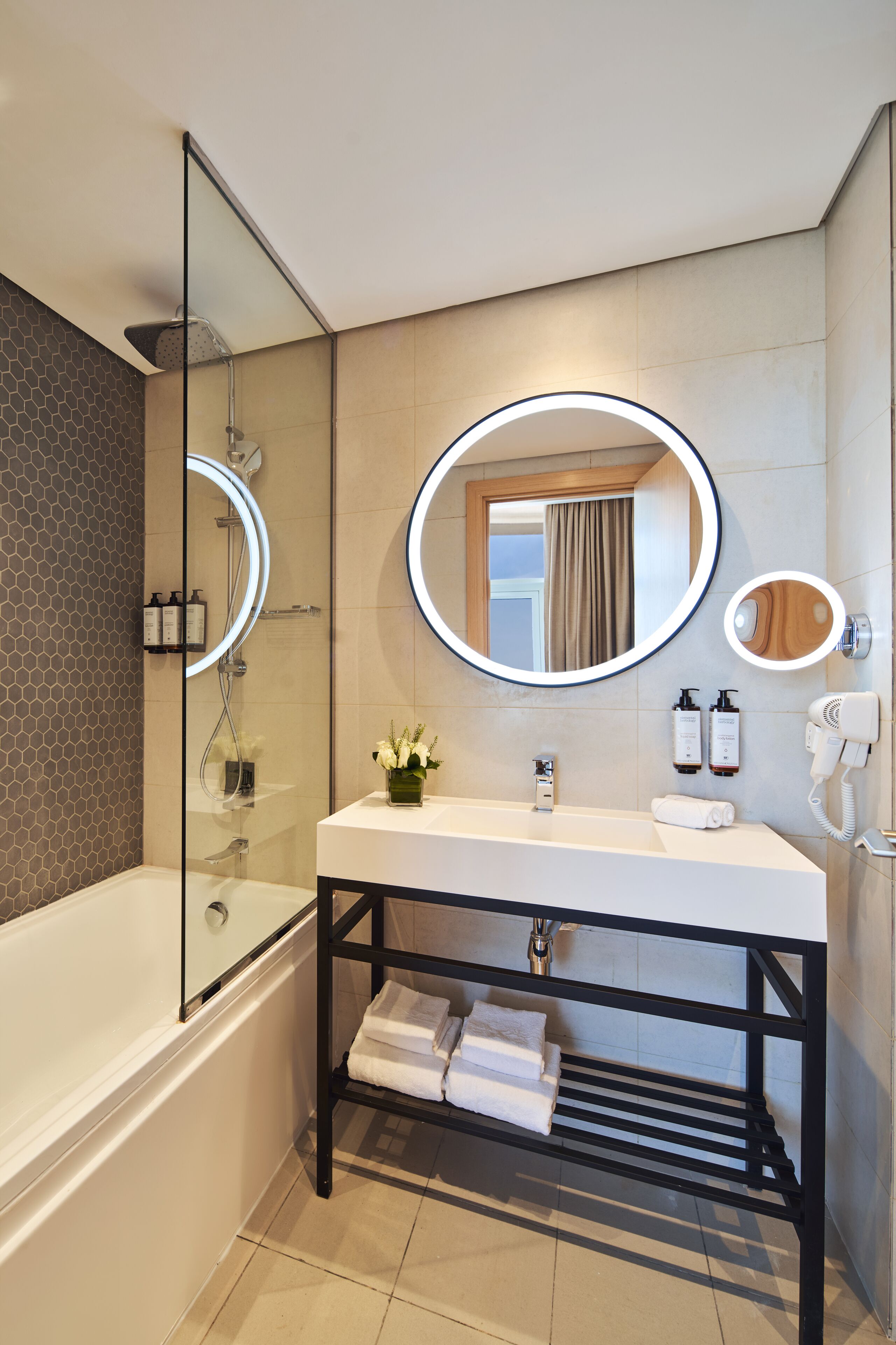 Foto - Adagio Jumeirah Village Triangle