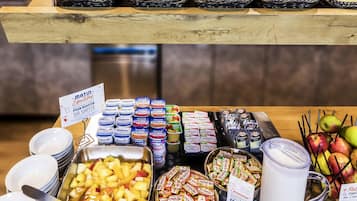 Petit déjeuner buffet servi tous les jours en supplément