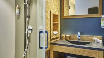 Premium bedding, soundproofing, free WiFi, bed sheets