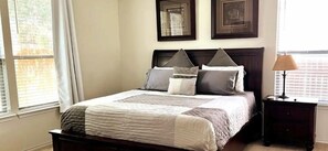 4 bedrooms, desk, iron/ironing board, travel cot