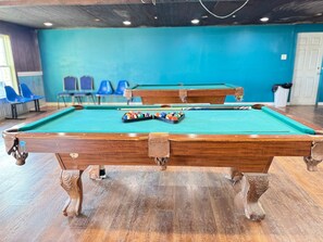 Games room - Alien Residence Inn (Pecos)