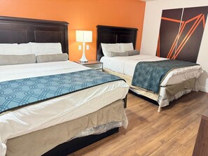 Free WiFi, bed sheets - Alien Residence Inn (Pecos)