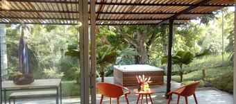 Beautiful room with Jacuzzi in the forest 10 minutes from the city of Pereira.