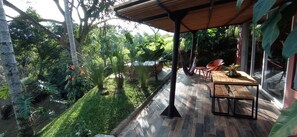 Outdoor dining - Beautiful room with Jacuzzi in the forest 10 minutes from the city of Pereira. (Pereira)