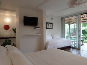 1 bedroom, desk, free WiFi, bed sheets