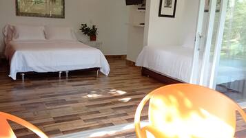 1 bedroom, desk, free WiFi, bed sheets