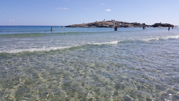 On the beach - *Marechiaro* Villa 100 meters from the beach (Costa Rei)