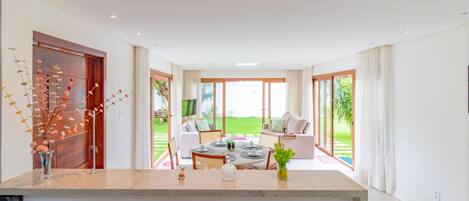 House | Private kitchen | Fridge, microwave, oven, cookware/dishes/utensils