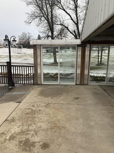 Lovely riverfront destination featuring open concept loft style.  Water view.