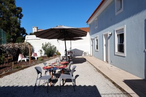 Outdoor dining - Studio (lisboa)