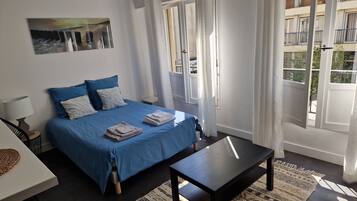 1 chambre, fer et planche Ă repasser, Wi-Fi, draps fournis