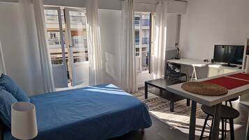 1 chambre, fer et planche Ă repasser, Wi-Fi, draps fournis