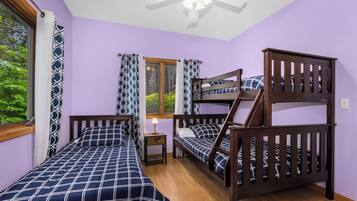 4 bedrooms, WiFi, bed sheets