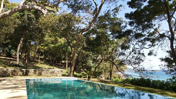 Pool - Fantastic new apartment in Saboga with pool and beach (isla saboga)