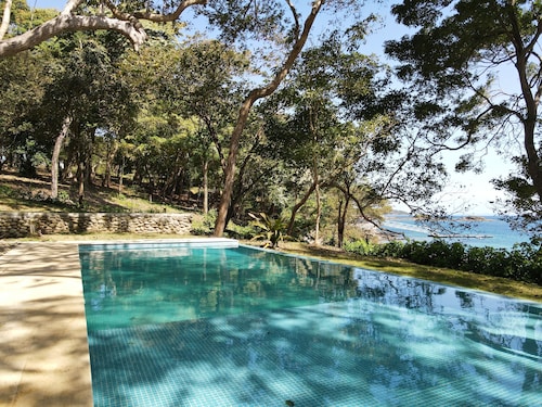 Fantastic new apartment in Saboga with pool and beach
