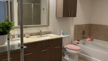 City Apartment | Bathroom