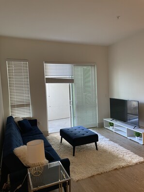 City Apartment | Living area