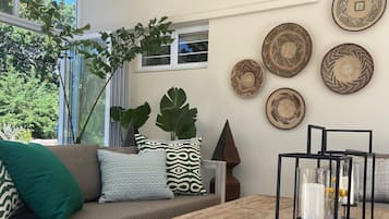 TV, fireplace, computer monitors, printers