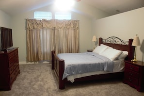 4 bedrooms, iron/ironing board, free WiFi, bed sheets