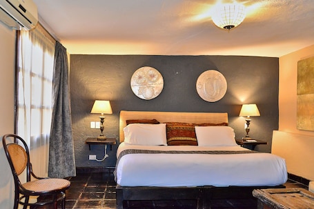 Deluxe Room | Premium bedding, down comforters, Select Comfort beds, free WiFi