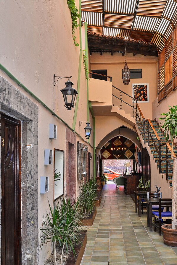 Exterior - Hotel Mesones 49 (San Miguel de Allende)