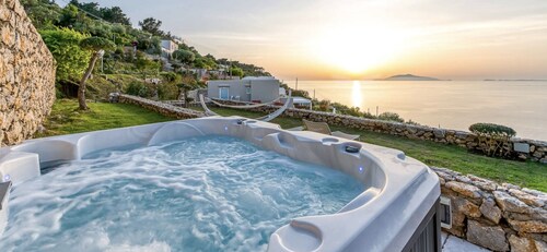 Villa DAlessandro Carmela, private apartment and private hot jacuzzi