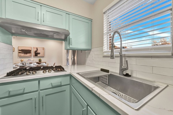 KĂŒhlschrank, Mikrowelle, Ofen, Herdplatte