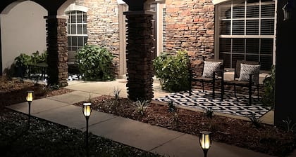 LARGE MODERN 4 BEDROOM HOME. VERY PRIVATE w HOT TUB & 3 acres!