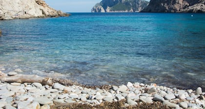 DOMUS LLEO a lovely luxury townhouse