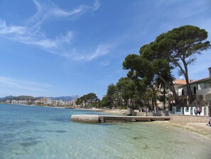 Sun loungers, beach towels