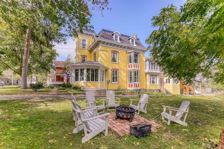 Exterior. Pangea House