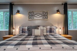 5 bedrooms, desk, iron/ironing board, travel cot