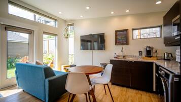 Fridge, microwave, oven, coffee/tea maker