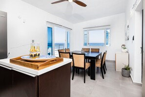 Dining - breathtaking sea view Beach FRONT very PRIVATE and quiet SOLAR POWERED (Arecibo)