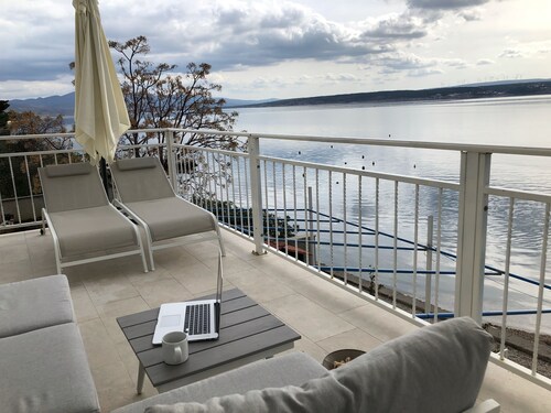 Vacation apartment right on the beach