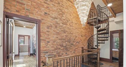 Historic 8-Bedroom Retreat with Hot Tub for Large Groups!