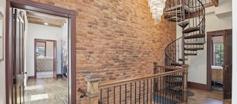 Historic 8-Bedroom Retreat with Hot Tub for Large Groups!