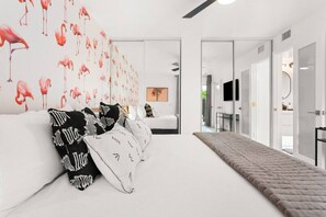 2 bedrooms, desk, iron/ironing board, WiFi