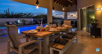 ELEGANT DREAM VILLA - 5 minutes from Palm Beach