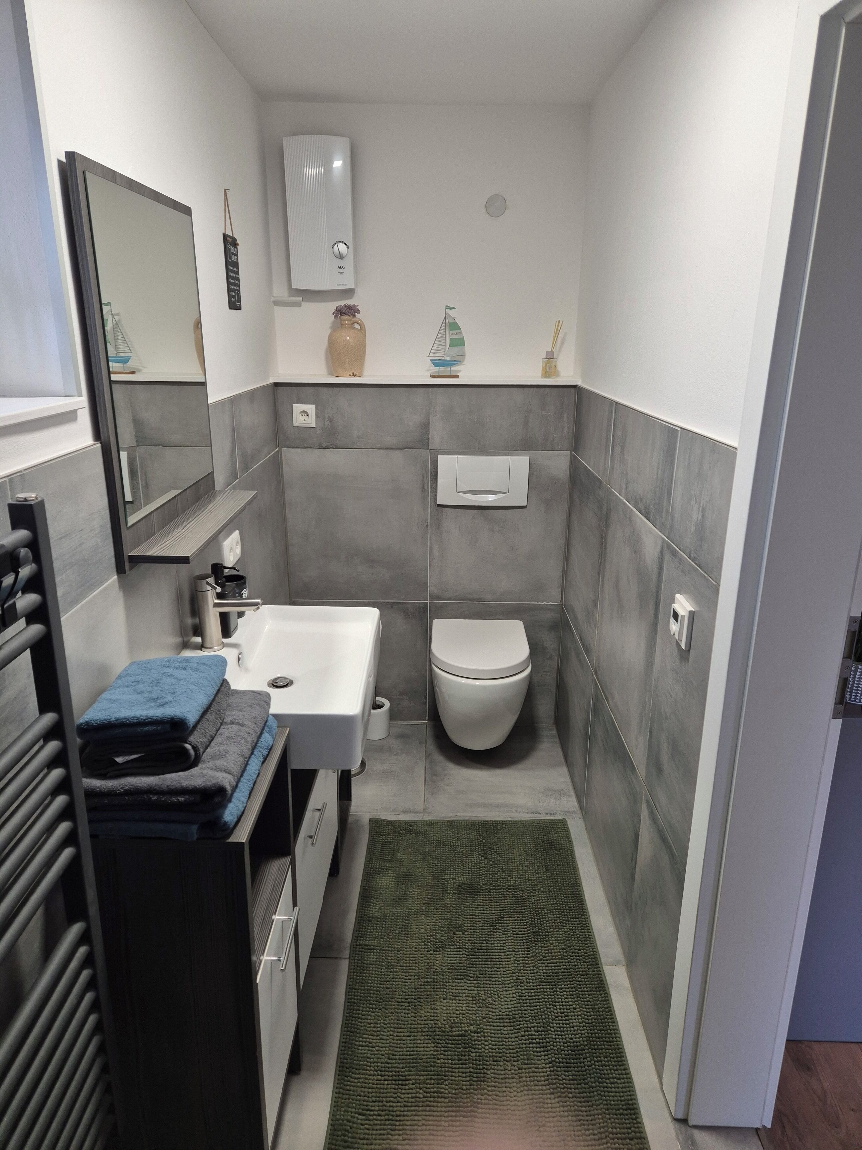 Dusche, Haartrockner, Bidet, Handtücher