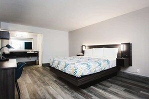Desk, laptop workspace, blackout curtains, iron/ironing board - Studio 6 Houston, TX – Medical Center NRG Stadium (Houston)
