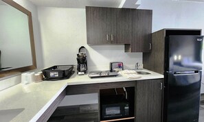 Coffee and/or coffee maker - Studio 6 Houston, TX – Medical Center NRG Stadium (Houston)