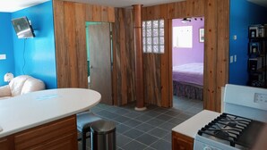 1 bedroom, bed sheets - Real stone cabin, wake to million dollar views, abundant wildlife... (Hamilton)