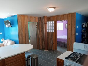 1 bedroom, bed sheets, wheelchair access - Real stone cabin, wake to million dollar views, abundant wildlife... (Hamilton)
