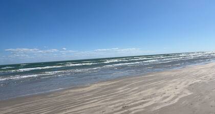 Relaxing Family Retreat w/ Pool - Close to Beach, Fishing & Port A Ferry